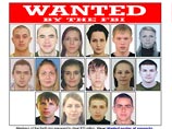 В списке разыскиваемых значатся 17 человек, снимки которых опубликованы на сайте, однако фотография одного из фигурантов дела - Дмитрия Сапрунова - помечена знаком "пойман"