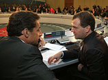 Саркози поднимет этот вопрос на саммите в Довилле на встречах с президентом России Дмитрием Медведевым и канцлером Германии Ангелой Меркель
