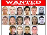 ФБР разыскивает по делу о хищении трех миллионов долларов из американских банков еще пятерых россиян, сообщило Генконсульство России в Нью-Йорке. Согласно этим данным, по обвинению в этом преступлении задержаны 12 российских граждан ФБР разыскивает по делу о хищении трех миллионов долларов из американских банков еще пятерых россиян, сообщило Генконсульство России в Нью-Йорке. Согласно этим данным, по обвинению в этом преступлении задержаны 12 российских граждан