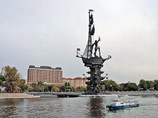 Нешуточная борьба разворачивается за памятник Петру I, от которого решили избавиться временные власти Москвы