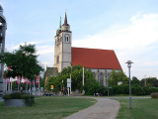 "Нерентабельные" церковные здания продаются в Германии под рестораны и кафе

