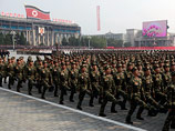 Ким Чен Ир принял военный парад в Пхеньяне вместе с сыном-преемником