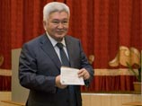 По данным экзит-пула, проведенного киргизскими НПО, больше всех голосов на парламентских выборах получила партия Феликса Кулова "Ар Намыс". По официальным данным она занимает третье место