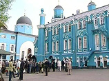Религиозная обстановка в столице накаляется: мусульмане требуют новых мечетей и заговорили о "праведном гневе"