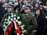 Анна Коморовская, которая в воскресенье участвовала в Смоленске в траурных мероприятиях, посвященных памяти жертв крушения польского правительственного самолета, не смогла улететь домой вовремя