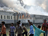 Железнодорожный состав в понедельник врезался в толпу на станции в центральном Бангладеш, не менее шести человек погибли, 60 ранены