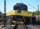 Поезд протаранил автобус с людьми в Днепропетровской области
