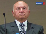 Экс-мэр Юрий Лужков продолжает критиковать систему назначения глав регионов и вновь заявляет о том, что будет заниматься политической деятельностью. Однако в партиях его не жаждут видеть