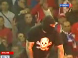 Сербские фанаты сорвали футбольный матч с Италией: избили своего вратаря и учинили погром (ВИДЕО)