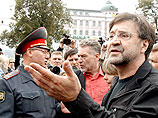 Политическую активность лидера ДДТ Юрия Шевчука и инициативу блоггеров выдвинуть его в президенты Скляр назвал "величайшей глупостью"