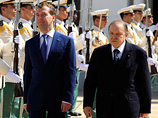 О сделке VimpelCom  с египетским бизнесменом Нагибом Савирисом было объявлено 4 октябра, во время официального визита президента России Дмитрия Медведева в Алжире