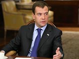 Медведев потребовал от Чурова тщательно расследовать все нарушения на прошедших выборах