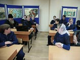 Сейчас подростки просят оставить их в епархиальной школе-пансионе Суздаля, куда год назад приезжал президент Медведев. Школа была создана в 2005 году, лицензирована, работает по федеральному образовательному стандарту