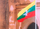 Новый флаг взвился в пятницу над президентским дворцом в новой столице Нейпьидо