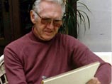 Сегодня стало известно, что в США на 91-м году жизни умер мультипликатор Алекс Андерсон - создатель мультсериала про летучую белку и неуклюжего лося "Приключения Роки и Бульвинкля"