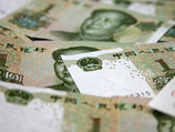 Сегодня курс юаня к доллару снижается в ходе рыночных торгов самыми быстрыми темпами с декабря 2008 года