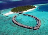 На роскошном курорте Мальдивских островов, где многие западные пары любят праздновать свадьбу и проводить медовый месяц, разразился скандал, о котором весь мир узнал благодаря видеозаписи в интернете