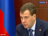 Президент России Дмитрий Медведев в пятницу на совещании по контролю за исполнением его поручений, выразил возмущение объемами воровства в системе госзакупок и предложил жестоко карать длительными тюремными сроками чиновников