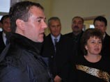 Президент также зашел в гости к у одной из живущих на острове семей Президент также зашел в гости к у одной из живущих на острове семей