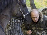 Путин поразил западные СМИ фотосессией с лошадью: премьер тоже может быть нежным Путин поразил западные СМИ фотосессией с лошадью: премьер тоже может быть нежным
