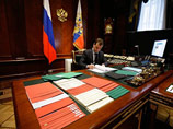 28 сентября Дмитрия Медведев подписал указ о досрочном "отрешении" Юрия Лужкова от должности мэра Москвы