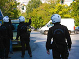 Несколько взрывов прогремели во вторник в столице Греции. Вначале заминированный пакет взорвался у посольств Швейцарии в Афинах