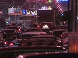 Застрявшие в пробках столичные водители устроили вечерний флешмоб под лозунгом "Собянин, помоги!"