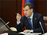Президент России Дмитрий Медведев, обидевший Японию визитом на спорные южнокруильские острова, в четверг направил японскому премьер-министру Наото Кану неожиданно мирное послание