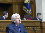Генеральным прокурором Украины стал Виктор Пшонка, которого пресса называет кумом и старым другом президента Виктора Януковича