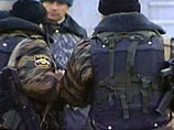 Один из солдат-контрактников части МВД РФ задел чекой гранаты, предположительно, за борт автомашины