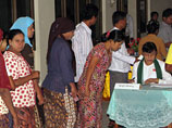 Как передает испанское агентство EFE, право голоса в Мьянме имеют 27,3 миллиона человек, то есть чуть более половины ее 50-миллионного населения