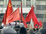 В частности, по данным пресс-службы, в 12:00 представители КПРФ начнут шествие, посвященное 93-й годовщине Великой Октябрьской социалистической революции, от Пушкинской площади по улицам Тверская и Охотный ряд