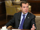 Девальвация образования привела к тому, что огромное количество вузов "никуда не годятся", заявил глава РФ Дмитрий Медведев