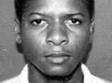 Жюри присяжных в ходе судебного заседания в Нью-Йорке оправдало гражданина Танзании Ахмеда Гаилани, содержавшегося под стражей с сентября 2006 года, по всем, кроме одного, пунктам обвинения