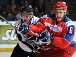 Молодежная сборная России по хоккею, составленная из игроков не старше 20 лет, в среду выиграла пятый матч в серии с канадскими сверстниками, победив команду Западной хоккейной лиги (WHL) в серии буллитов