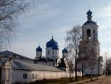 Сторонники Боголюбского монастыря провели пикет в защиту "цитадели православия"