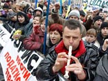 Несколько тысяч украинских предпринимателей, протестовавших на Майдане Независимости в Киеве против принятия Налогового кодекса, двинулись колонной к администрации президента Украины
