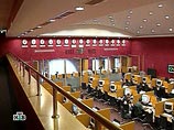 Российские биржи начали неделю с небольшого снижения Российские биржи начали неделю с небольшого снижения