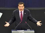 Эксперт Александр Рондели считает, что Михаил Саакашвили протягивает руку России не для того, чтобы задобрить электорат, а для того, чтобы получить гарантии безопасности от Москвы, необходимые для развития экономики Грузии