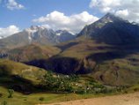 В Горно-Бадахшанской автономной области Таджикистана за последние дни было "временно приостановлено" богослужение в 28 мечетях Дарвазского района