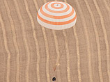 "Союз" с тремя космонавтами на борту успешно приземлился