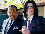 Отец Майкла Джексона заявил, что поп-король стал жертвой заговора