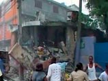 Из 6,1 млрд долларов, обещанных Гаити на восстановление после землетрясения, международное сообщество выделило пока лишь 2,1 млрд. Из них освоено лишь 897 млн, да и эти деньги пошли в основном на спасение правительства от распада
