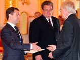 Верительную грамоту Президенту России вручает посол Соединённых Штатов Америки Джон Росс Байерли, 18 сентября 2008 года