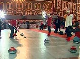 Матч был приурочен к пятому сезону существования катка на Красной площади, где могут покататься и взять в прокате коньки все желающие