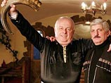 Газета: снабжением МВД и спецслужб занимаются "левые" фирмы, записанные на пенсионеров и уголовников Газета: снабжением МВД и спецслужб занимаются "левые" фирмы, записанные на пенсионеров и уголовников