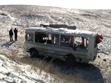 Лобовое столкновение автобуса и легковушки в Ростовской области: 13 пострадавших Лобовое столкновение автобуса и легковушки в Ростовской области: 13 пострадавших