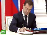Президент России Дмитрий Медведев подписал так называемый "закон о больничных", который, как опасаются профсоюзы и эксперты, ухудшит положение работников
