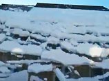 Два жителя шотландского графства Файф устроили сход снежной лавины с крыши собственного дома