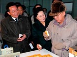 Ким Чен Ир совершил поездку по предприятиям пищевой промышленности Пхеньяна вместе с сыном и сестрой